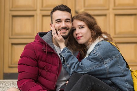 HSV Match USA couple dating outdoors